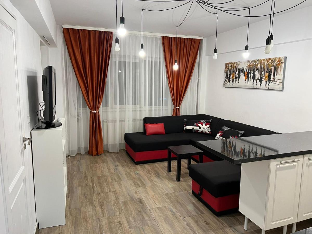 First Studio Bucarest Esterno foto